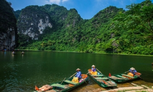 Hanoi - Halong - Ninh Binh - Water Puppet show - Buffet dinner (5ds 4ns Package)
